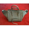 Sac Céline Luggage Phantom en cuir grainé taupe