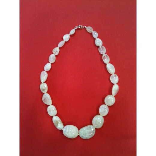 Collier en quartz blanc