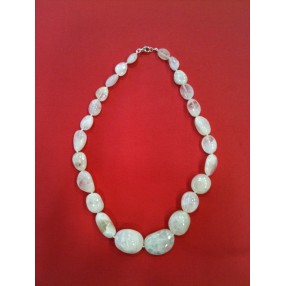 Collier en quartz blanc