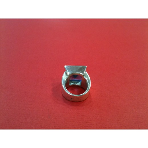 Bague moderne en argent et topaze