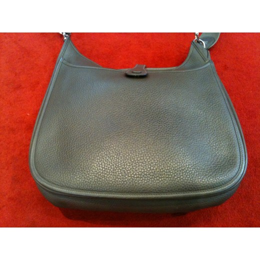 Sac Hermès Evelyne III en cuir Taurillon Clémence gris