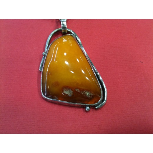 Collier en ambre et argent