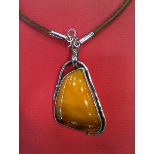 Collier en ambre et argent