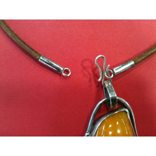 Collier en ambre et argent