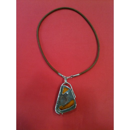 Collier en ambre et argent