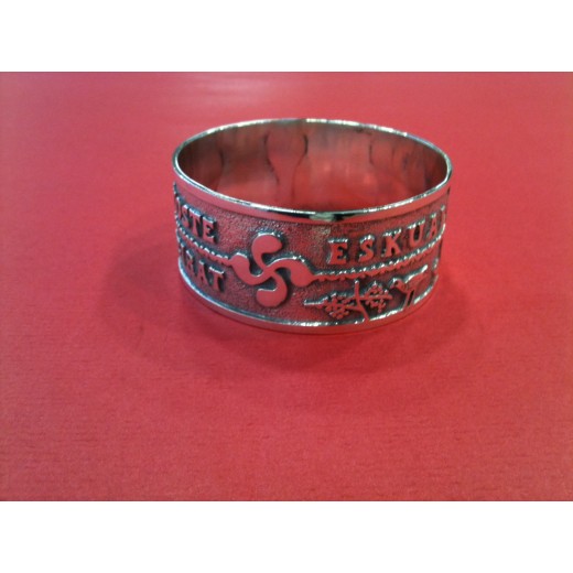 Bracelet en argent à thème basque