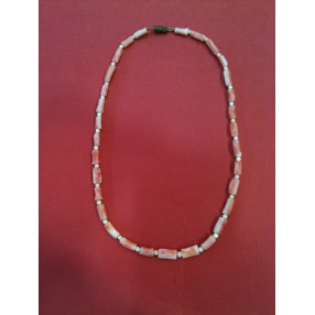 Collier en corail peau d'ange