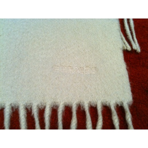 Echarpe Hermès en cachemire gris perle