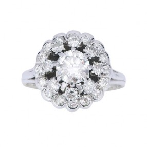 Bague marguerite ancienne en or blanc 18 K et diamants