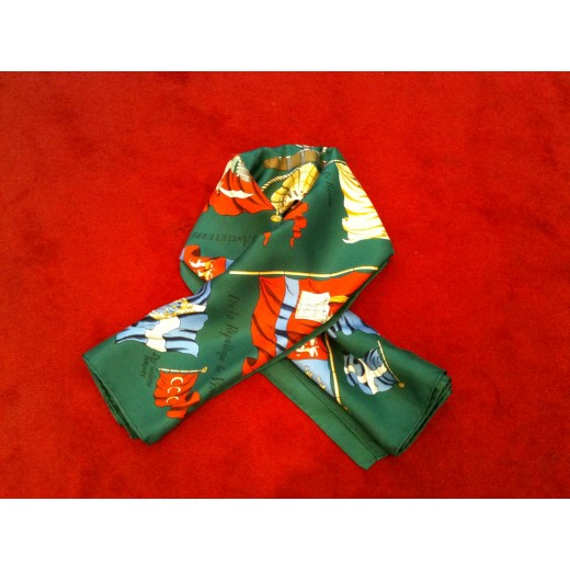 Carré Hermès Pavois en soie