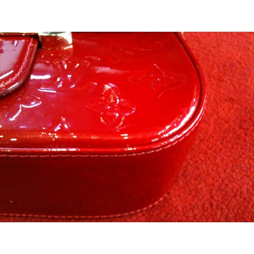 Sac Louis Vuitton Bellflower PM en cuir vernis monogram cerise