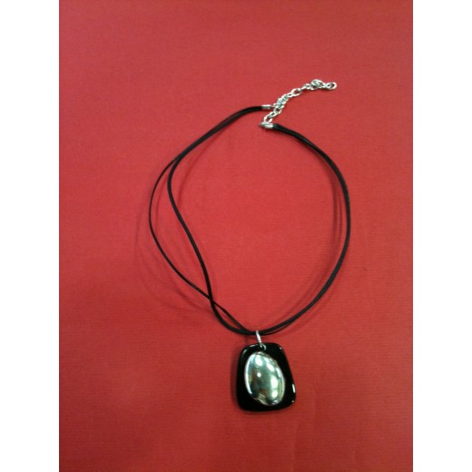 Collier Bernardaud sur cordon noir