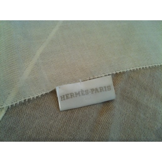 Etole Hermès écrue en soie et cachemire
