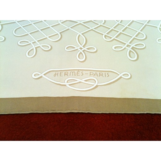 Carré Hermès Arabesques en soie