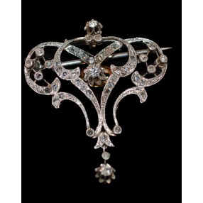 Pendentif 1900 roses de diamants