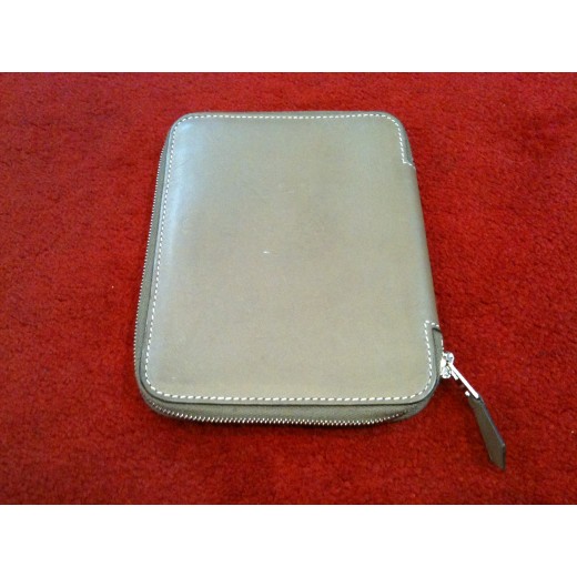 Couverture d'agenda Hermès Silkydaily en cuir taupe