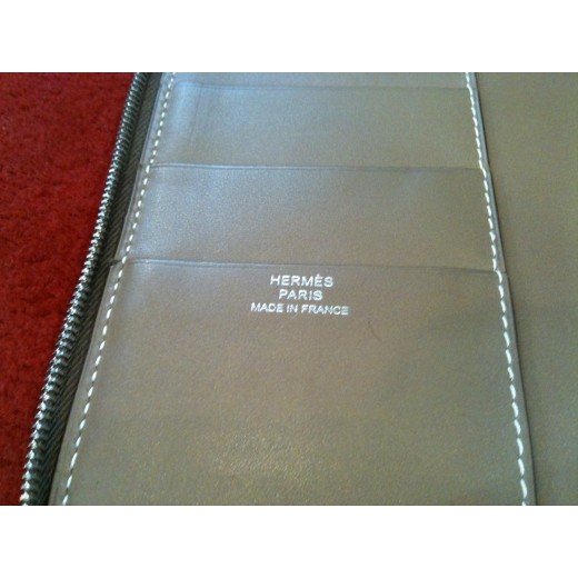 Couverture d'agenda Hermès Silkydaily en cuir taupe