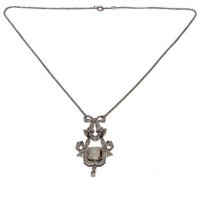 Collier avec Nœud de Diamants et Pierre Irisée