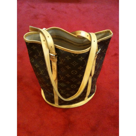 Sac Louis Vuitton Bucket GM en toile monogram