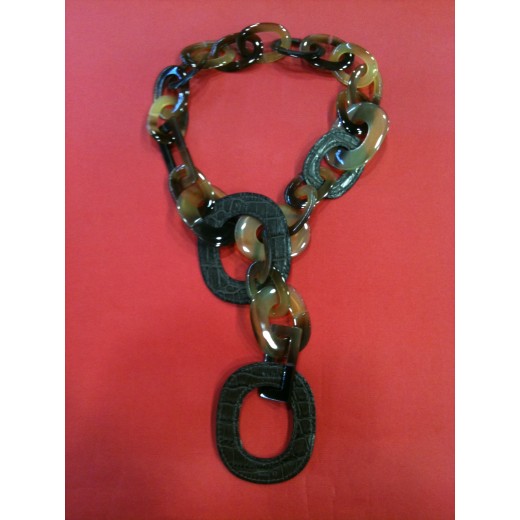 Collier Hermès Isidore en corne et cuir d'alligator