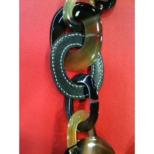 Collier Hermès Isidore en corne et cuir de veau