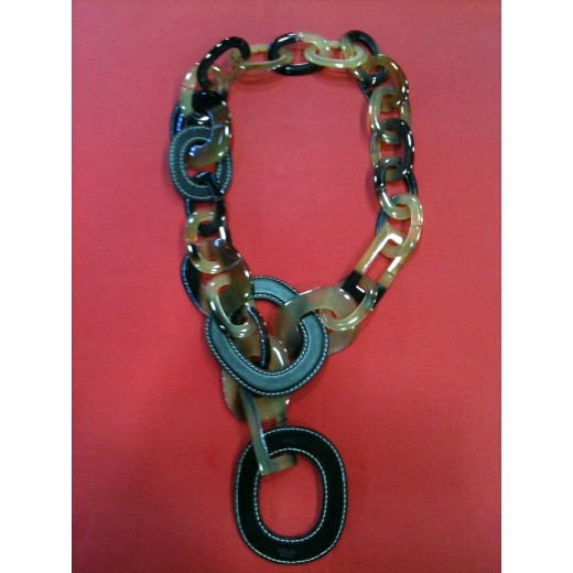 Collier Hermès Isidore en corne et cuir de veau