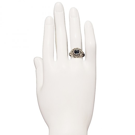 Bague Ancienne sertie d'une Pierre Bleue
