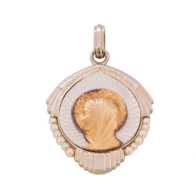 Médaille Vierge aux Deux Ors, Perles fines et Nacre