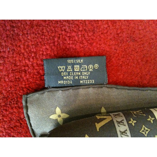 Carré Monogram Louis Vuitton Truncks