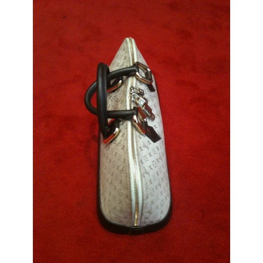 Sac Louis Vuitton " Alma Long "
