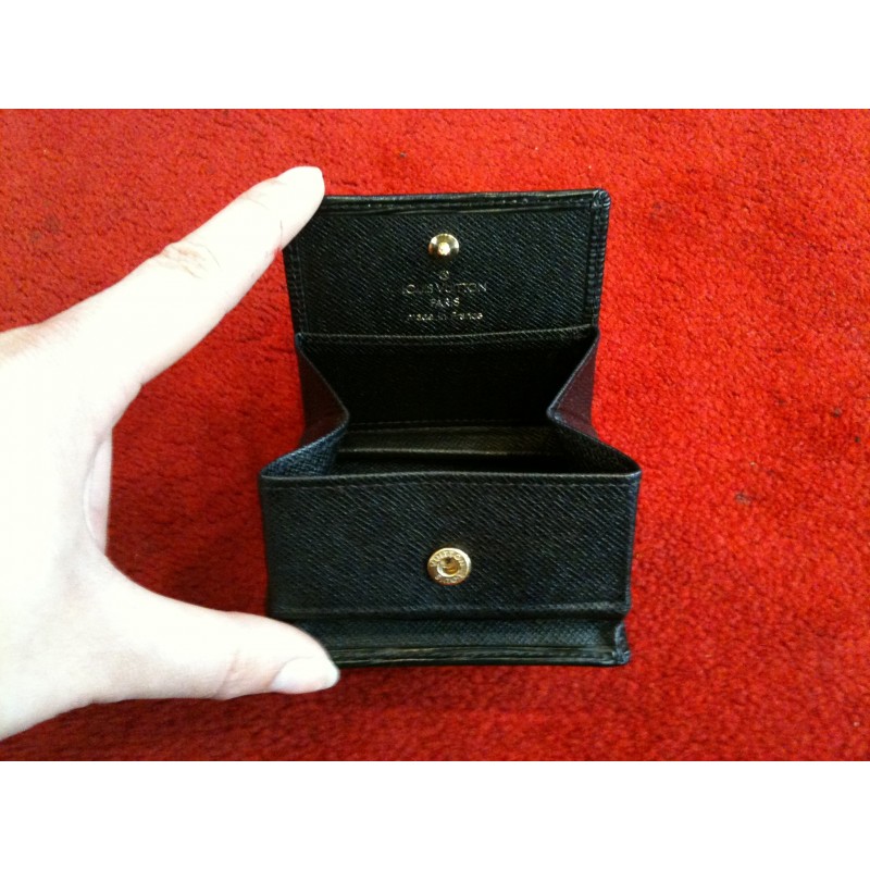 Porte-monnaie Louis Vuitton en cuir épi noir