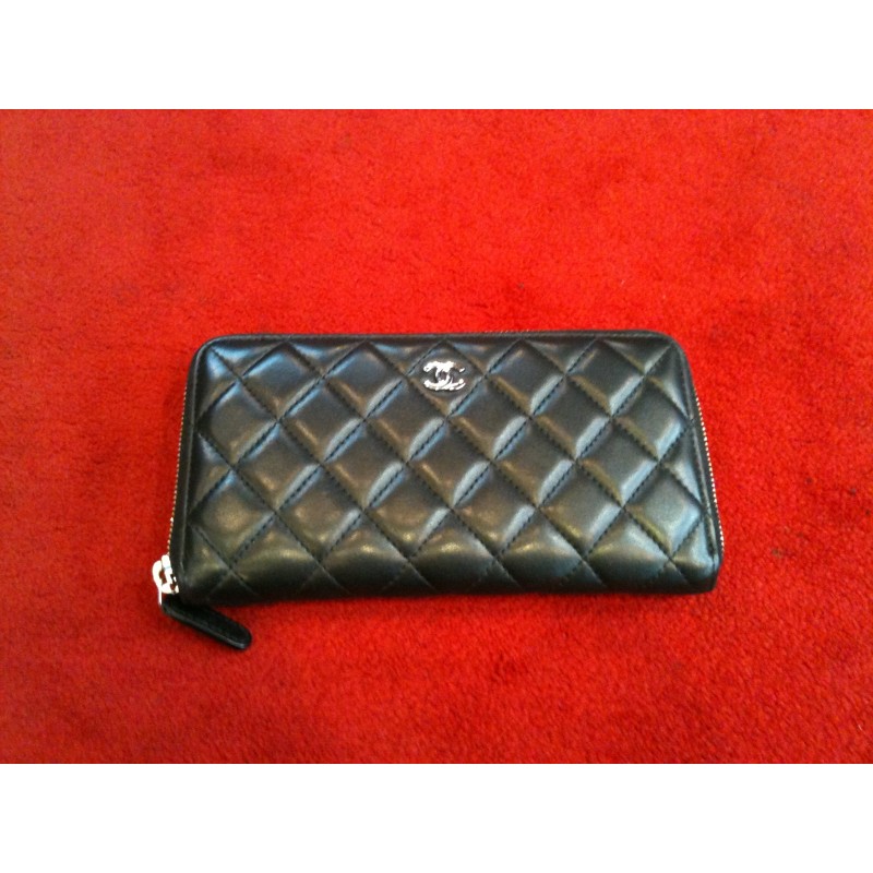 CHANEL Small zip Wallet Petit Portefeuille