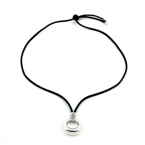 collier Chaumet sur cordon noir