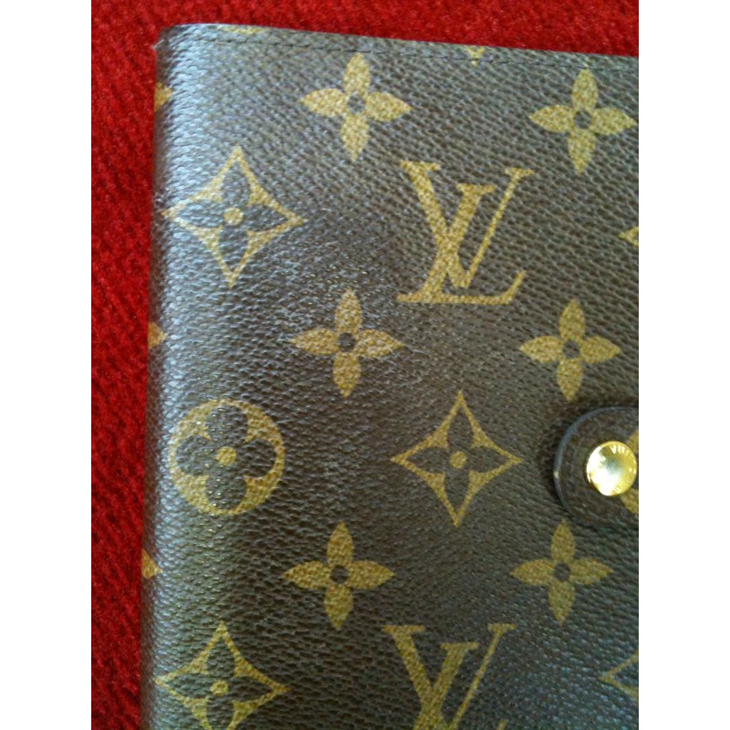 Couverture Agenda PM Louis Vuitton en toile monogram.