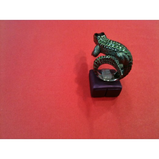 Bague de créateur avec tsavorites et rubis sur argent