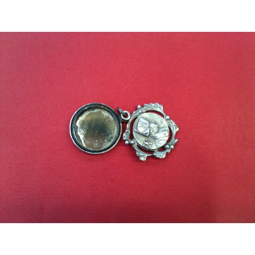 Pendentif miroir ancien en métal