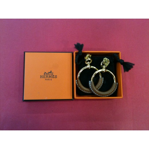 Boucles d'oreilles Hermès Loop en cuir gold et plaqué or