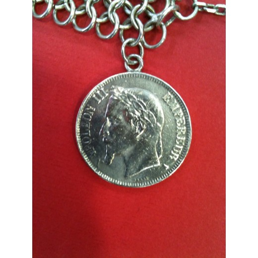 Bracelet en argent avec médaille
