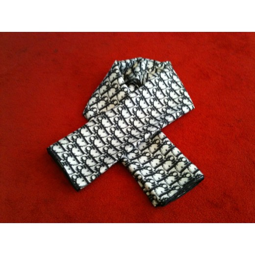 Foulard Christian Dior Logo noir en soie