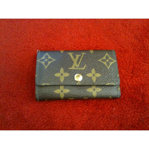 Porte-clés Louis Vuitton Multiclés 6 en toile monogram.