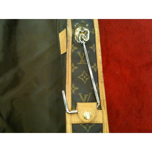 Porte-habits Louis Vuitton 3 cintres en toile monogram
