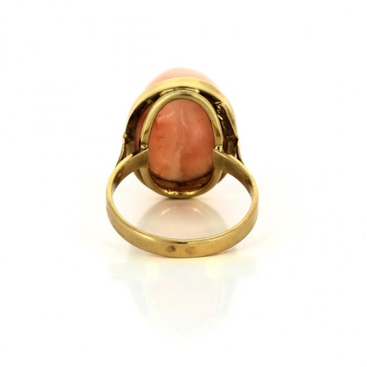 Bague en or jaune 18 k et pierre rose
