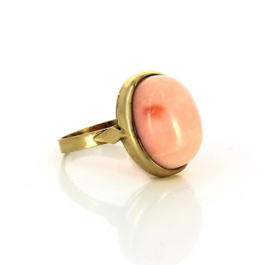 Bague en or jaune 18 k et pierre rose