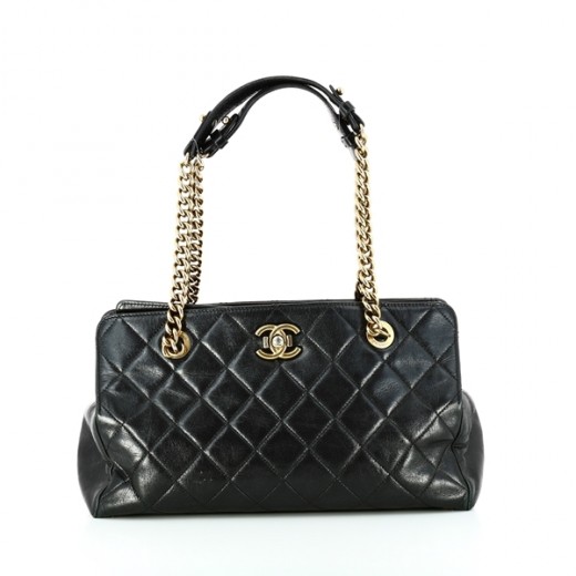 Sac Chanel en cuir noir