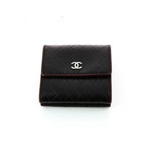 Petit portefeuille Chanel en cuir noir
