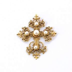 Pendentif croix orné de perles en or jaune 18 k