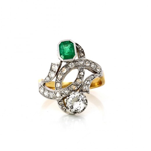 Bague deux tons d'ors (blanc et jaune) pierre emeraude et diamant