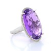 Bague Pierre violette en or blanc 18k