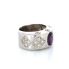 Bague Pierre violette et diamants en or blanc 18k
