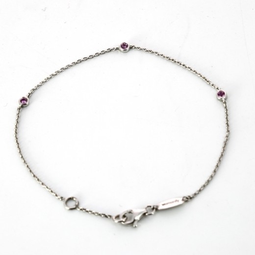 Bracelet avec pierres roses